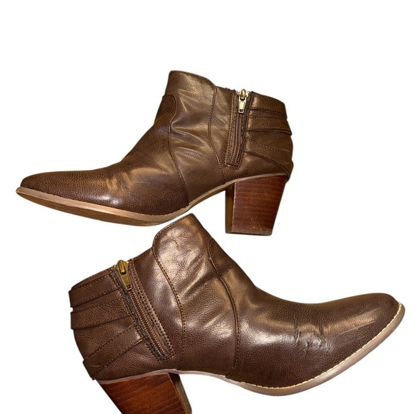 Canyon River Blues Brown Ankle Booties with Triple Buckle - Picture 5 of 7